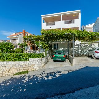 Apartments Jurko Okrug Gornji (2)