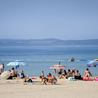 Royaluxs Hotel Resort Nin (2)