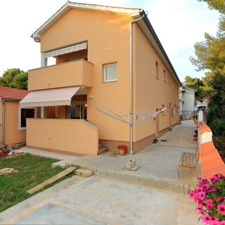 Apartmanok Parkolóhellyel Bibinje Zadar - 18110 (2)