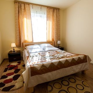 Casa Kanyaró Moldovenești (4)