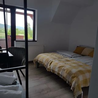 Theia's Garden Livezile (3)