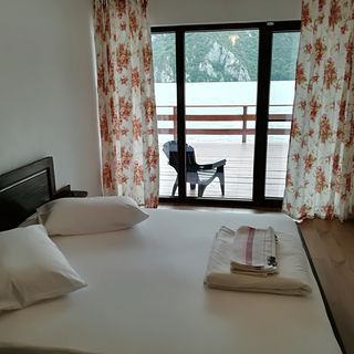 Complex Lacustru Eșelnița (2)