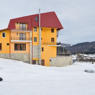 Pensiunea Zenit Săcele (4)