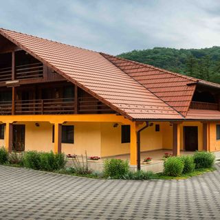 Cabana Sargeția Costești (2)