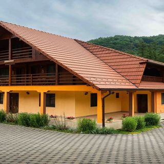 Cabana Sargeția Costești (2)
