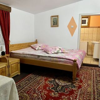 Cabana Doina Neagra Șarului (4)
