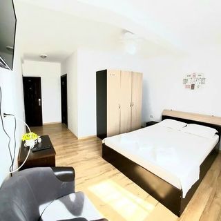 Casa Famous Iași (5)