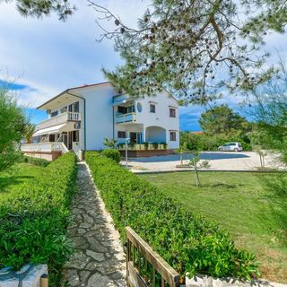 Apartments Liveric Vir (2)