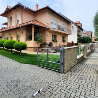 Piroska Deluxe Apartmanház Hévíz (2)