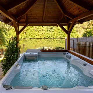 Arborétum Jakuzzis Nyaraló Szarvas (2)