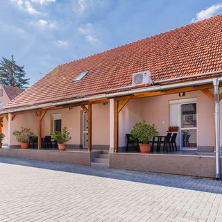 Napsugár Apartmanház Harkány (2)