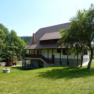 Pensiunea Sanduly Ervin Barajul Zetea (5)