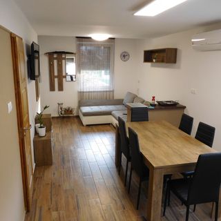 Golden Apartman Gyopárosfürdő Orosháza (3)