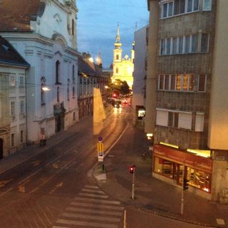 Bauhaus Studio with Parliament View Apartman Budapest (2)