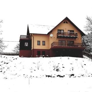 Cabana Hadnagy Sub Cetate (2)