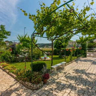 Apartments Lino Lopar (5)