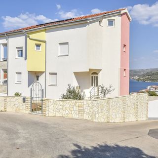 Apartments Vito Razanj (2)