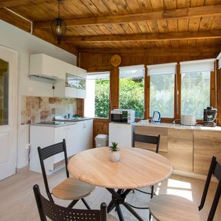 958 - Diófa Ikerfél Nyaraló Balatonszárszó (4)