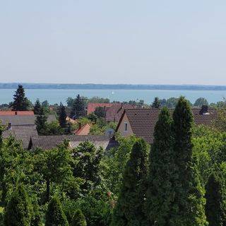 Kristály Apartmanház Vonyarcvashegy (2)