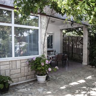 Apartment Roza Arbanija (2)