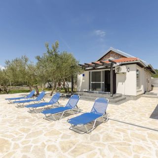 House Hacienda Tribunj (2)