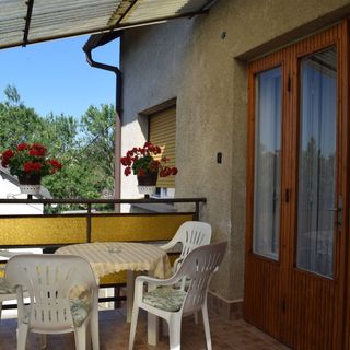 Erzsi Mamó Apartman Szentbékkálla (4)