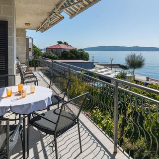 Apartman Kaštel Kamblelovac - CDM862 (2)