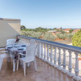 Apartman Peroj - CIF740 (2)