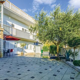 Apartman Dugi Rat - CDE694 (4)