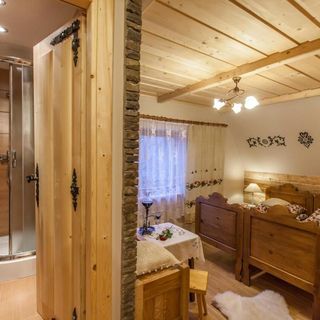 Chałpa u Zbójnika Zakopane (4)