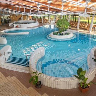 Deluxe Thermal Resort Apartman Pápa (3)