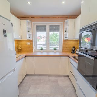 Idevár-Lak Apartman Velence (2)