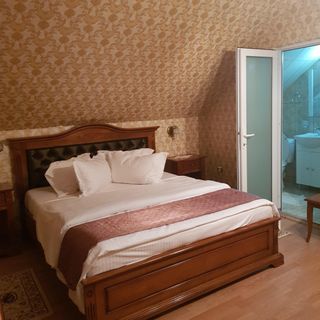 Pensiunea Lari Băile 1 Mai (5)