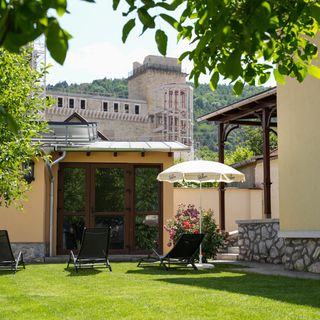 Várkert Deluxe Apartmanház Miskolc (4)