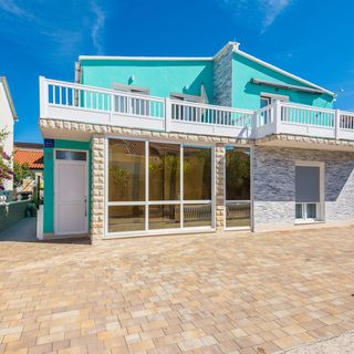 Apartmanok Parkolóhellyel Vir - 18517 (3)