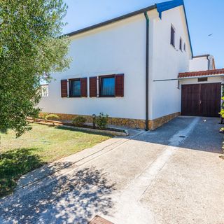 Apartmanok Parkolóhellyel Vir - 18527 (3)