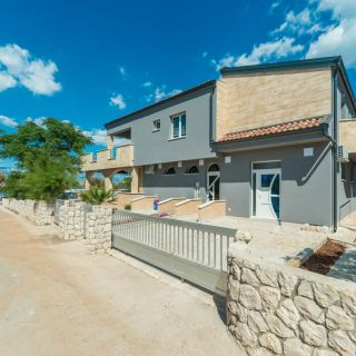 Apartments By The Sea Vir - 18588 (2)