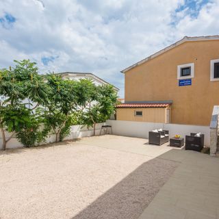 Apartmanok Parkolóhellyel Vir - 19100 (4)