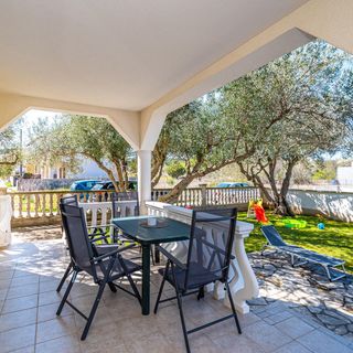 Apartman Gornji Karin - CDI140 (2)