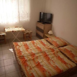 Apartmány a chatky Podhájska (3)