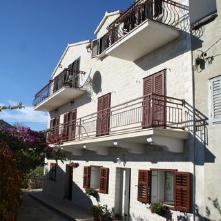 Apartmanok Parkolóhellyel Bol, Brac - 2899 Bol (2)