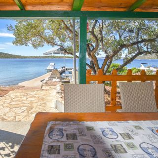 House Vagabond Tkon (3)