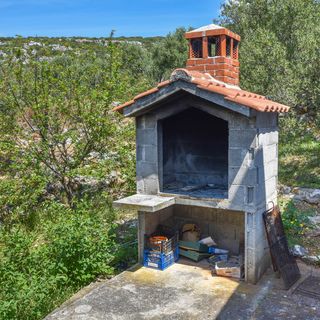 House Otusi Tkon (3)