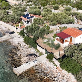 House Denebola Tkon (2)