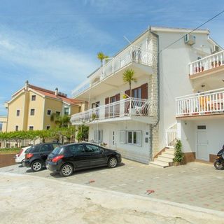 Apartmanok Parkolóhellyel Okrug Gornji, Ciovo - 12293 Okrug Gornji (2)