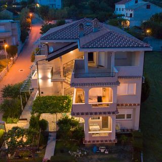 Apartmanok Parkolóhellyel Lopar, Rab - 18388 Lopar (2)