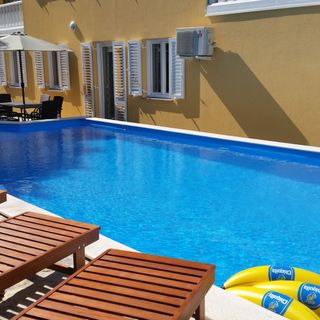 Apartmanok Medencével Baska, Krk - 18733 Baška (4)