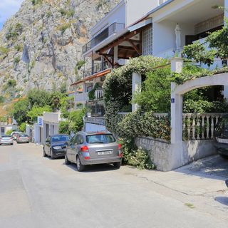 Apartmanok Parkolóhellyel Omis - 18919 Omiš (5)