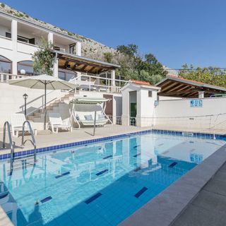 Villa Leo Jesenice (4)