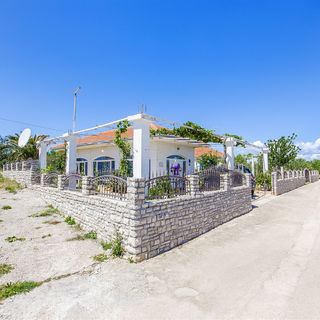 House Mladen Grohote (2)